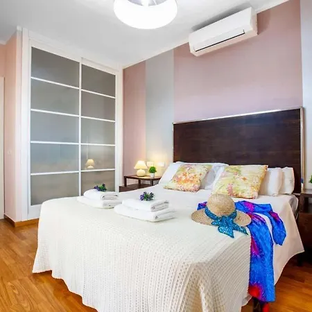 Sleeps 6 With Pool Air Con And Wifi Villa Corralejo